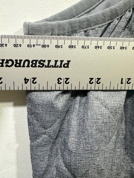 Old Navy Vest Womans Size XXL Gray Quilted Sleeveless Front Pockets Full Zip - Picture 10 of 11